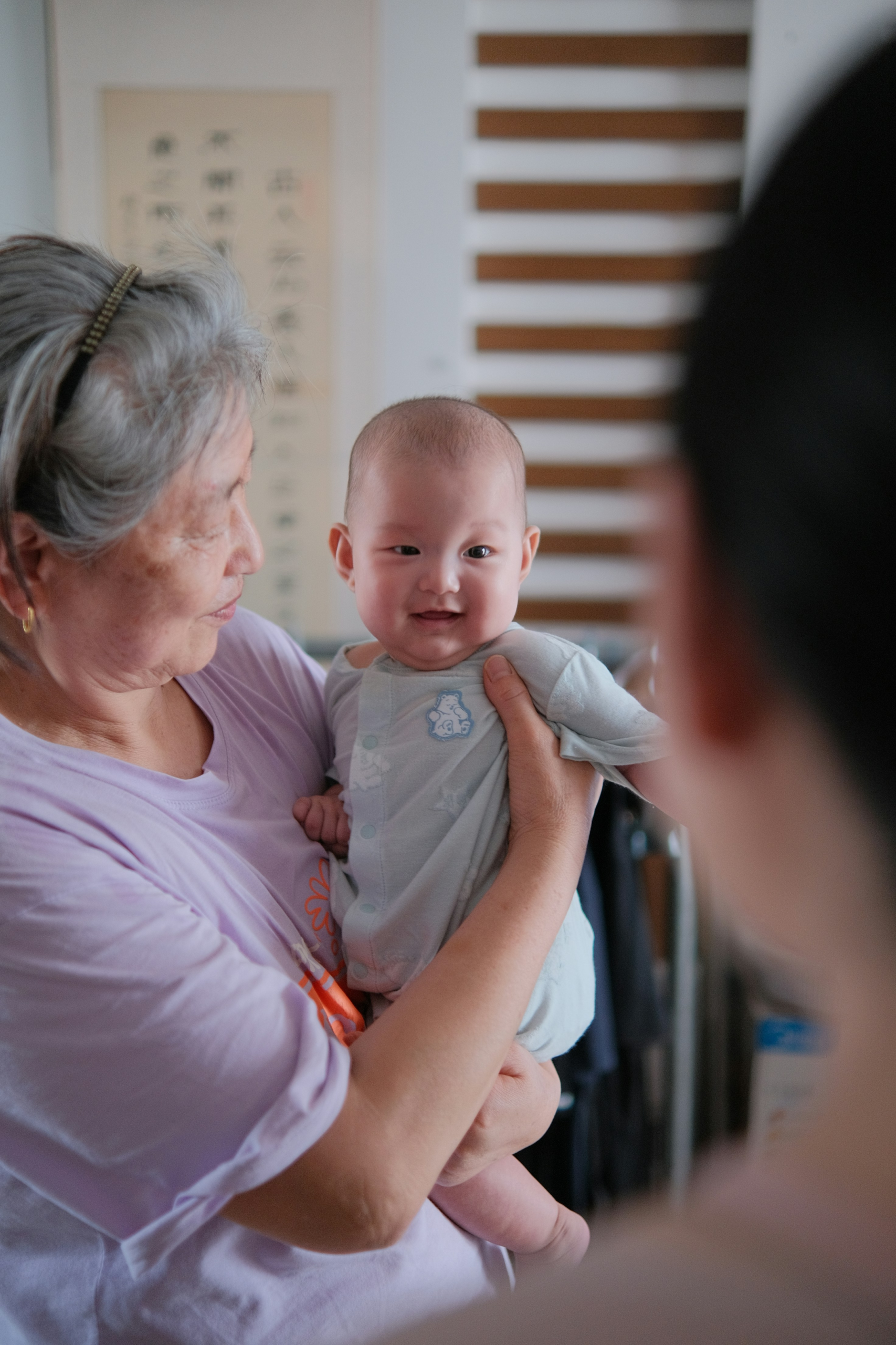 Overcoming Hyper-Independence: How to Ask for Help as a New Mom